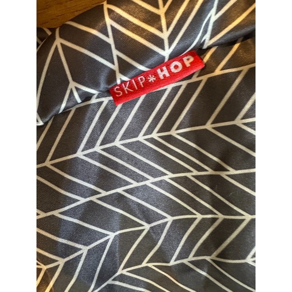 Skip Hop 2-in 1 Shopping Cart/ High Chair Cover - Picture 2 of 6